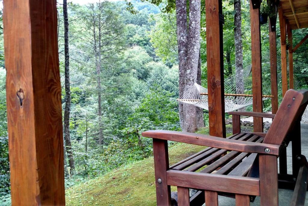 Serene & Cozy - Peaceful View - Fireplace - Creek Fleetwood Esterno foto